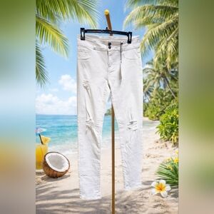 NWT Cello Distressed Highrise White Jeans